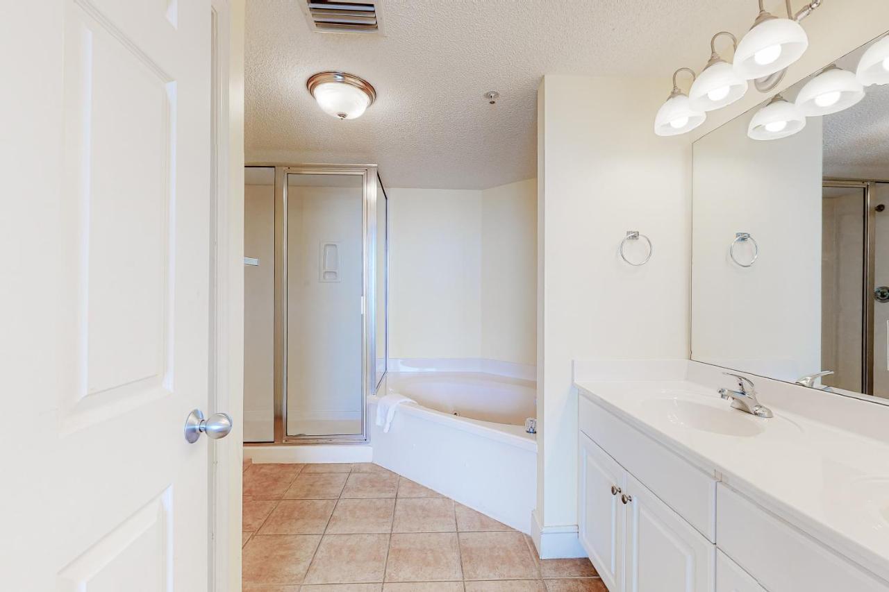 Majestic Tower 1 #1203 Apartment